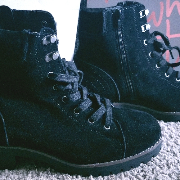 CROWN VINTAGE Kadience SUEDE BLACK BOOTS SIZE 9!